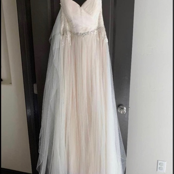 Wedding dress new with tags - Picture 6 of 10